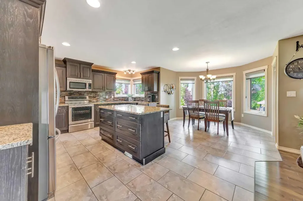 7416 29 Street Lloydminster AB T9V 3K3