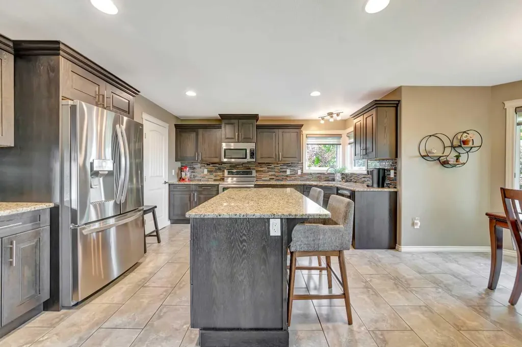 7416 29 Street Lloydminster AB T9V 3K3