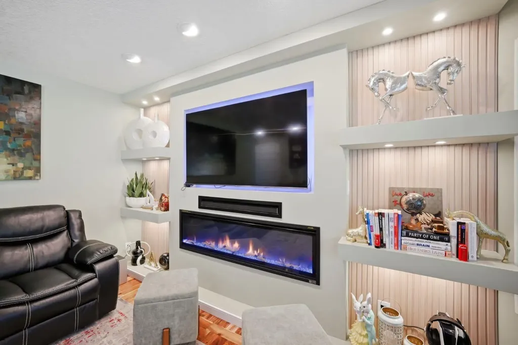138 Shannon Hill SW Calgary AB T2Y2Y8