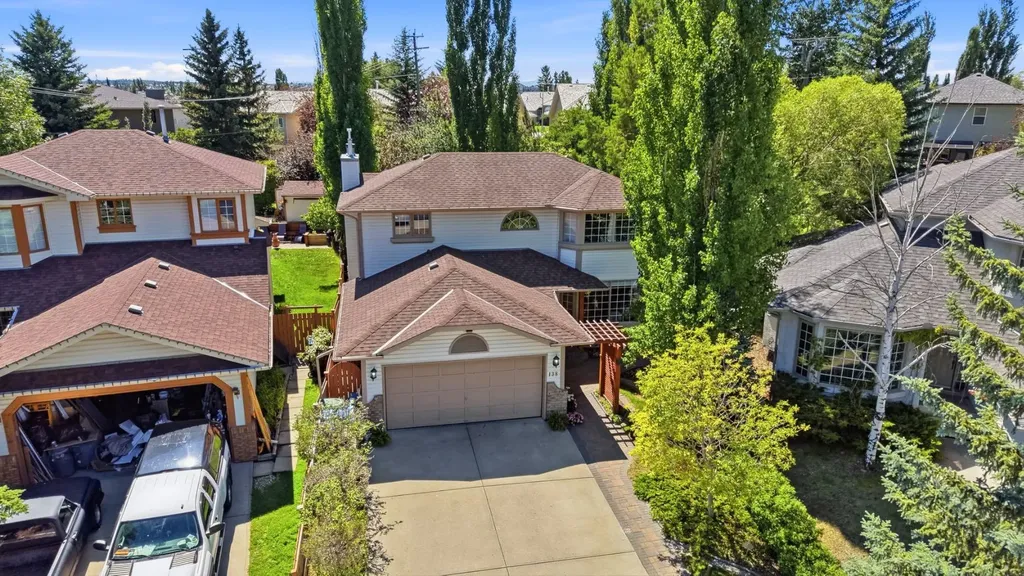 138 Shannon Hill SW Calgary AB T2Y2Y8