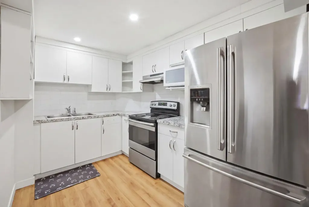 138 Shannon Hill SW Calgary AB T2Y2Y8