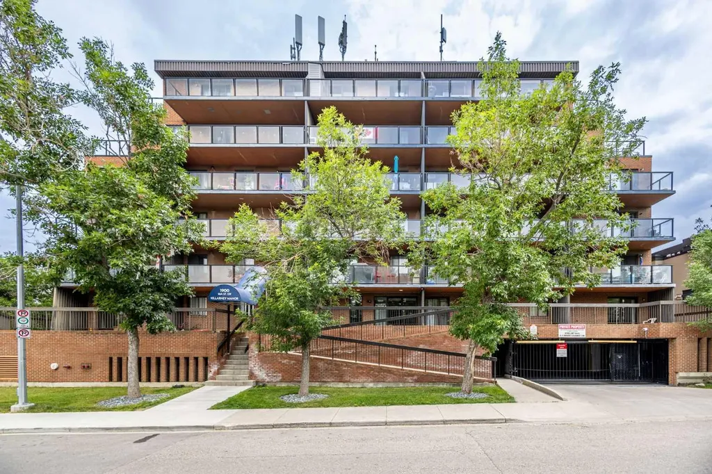 1900 25a Street SW Calgary AB T3E 1Y5