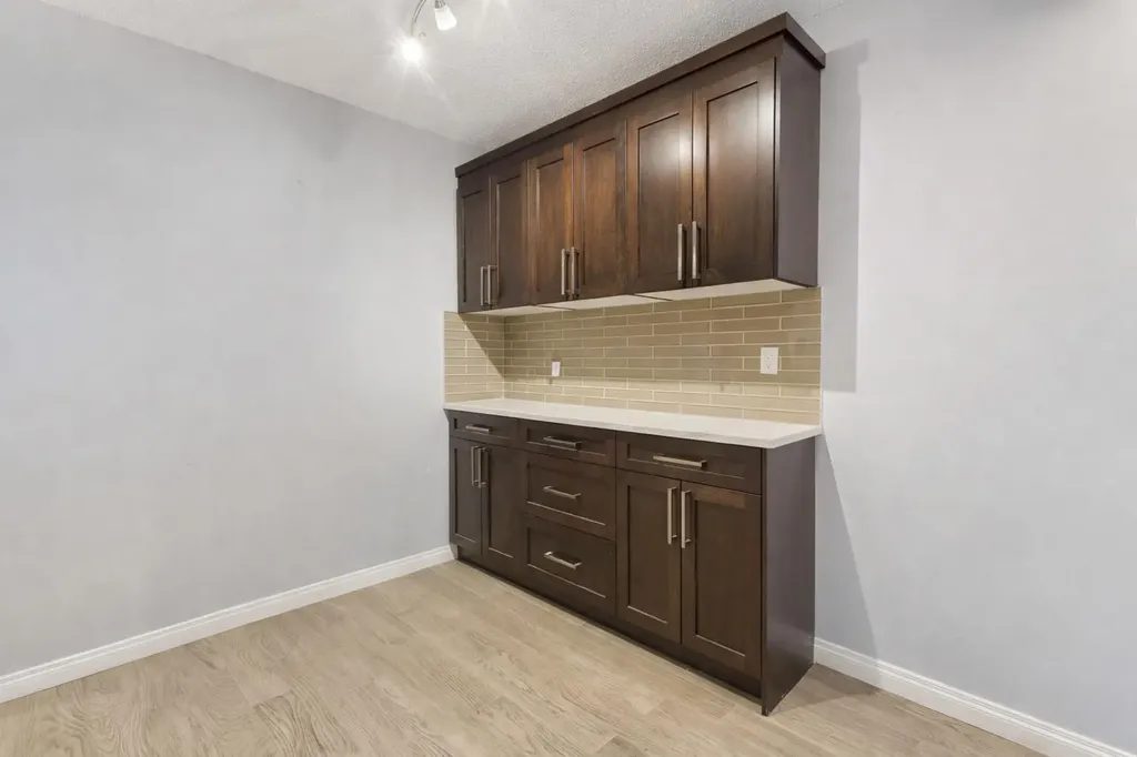 1900 25a Street SW Calgary AB T3E 1Y5