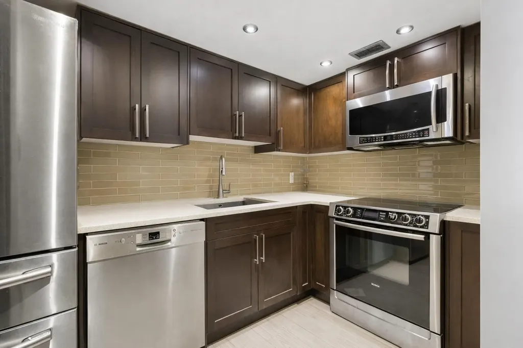 1900 25a Street SW Calgary AB T3E 1Y5