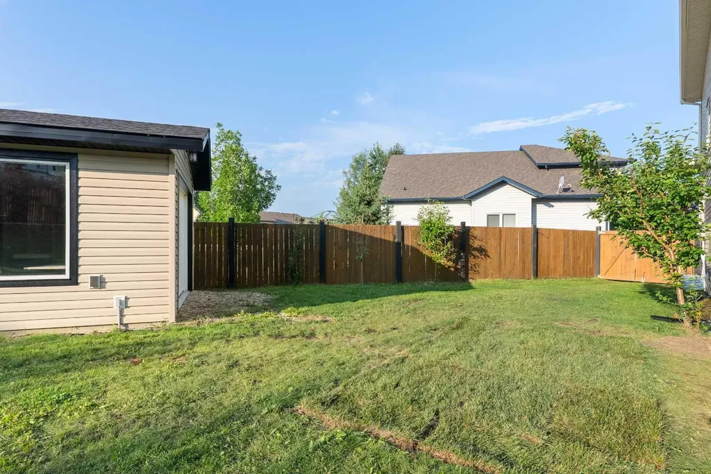 172 Gravelstone Way Fort Mcmurray AB T9K 0S9