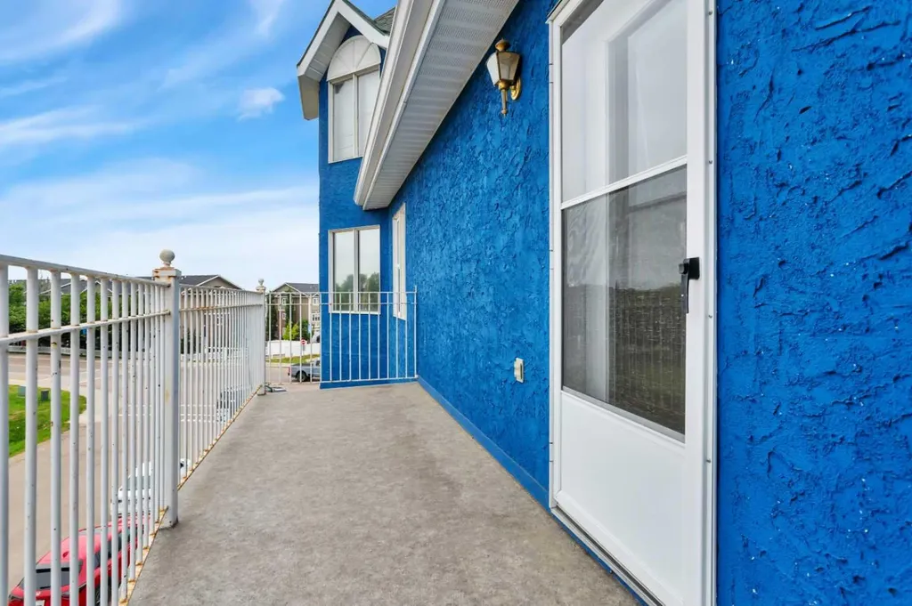 5135 Lakeshore Drive Sylvan Lake AB T4S 1E2