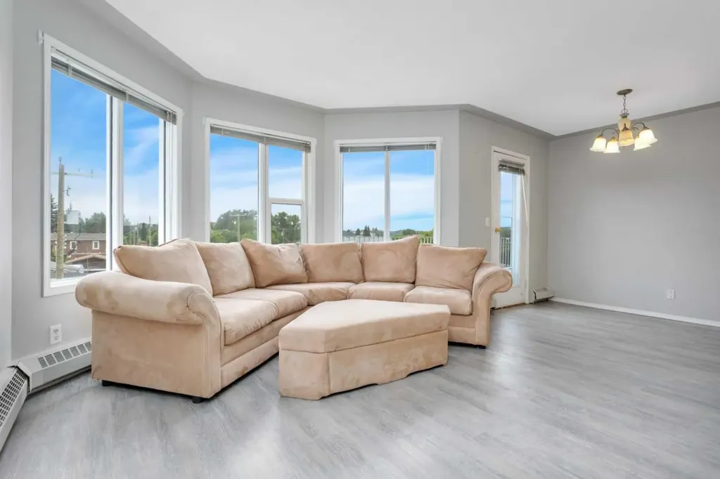 5135 Lakeshore Drive Sylvan Lake AB T4S 1E2