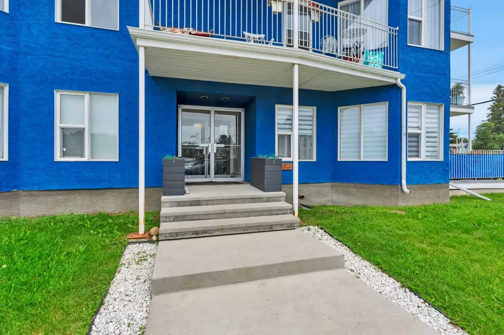 5135 Lakeshore Drive Sylvan Lake AB T4S 1E2