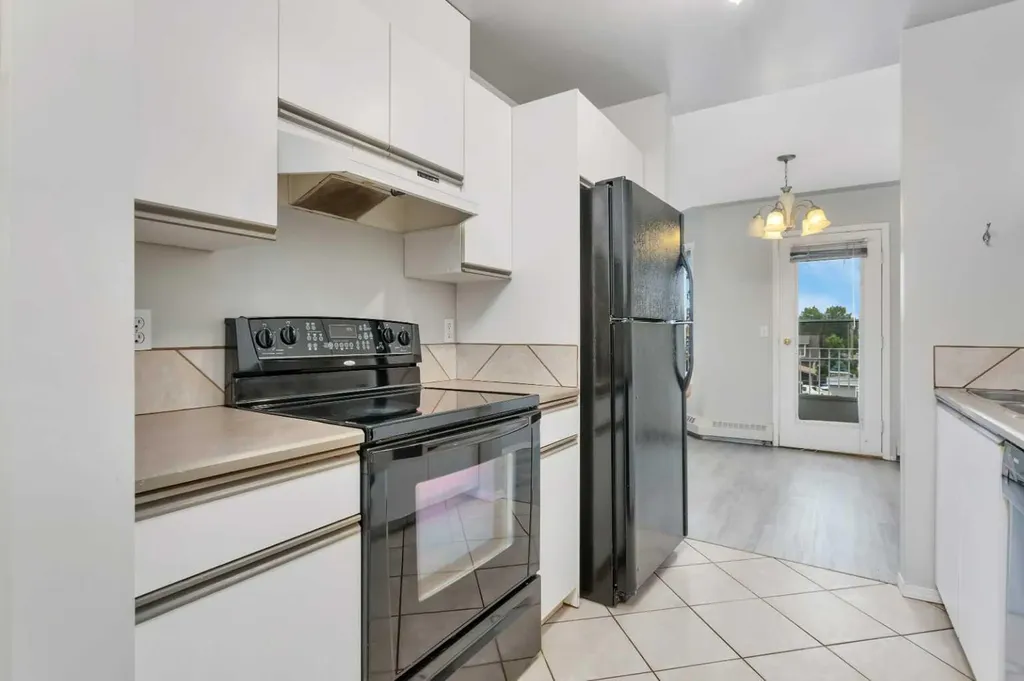 5135 Lakeshore Drive Sylvan Lake AB T4S 1E2