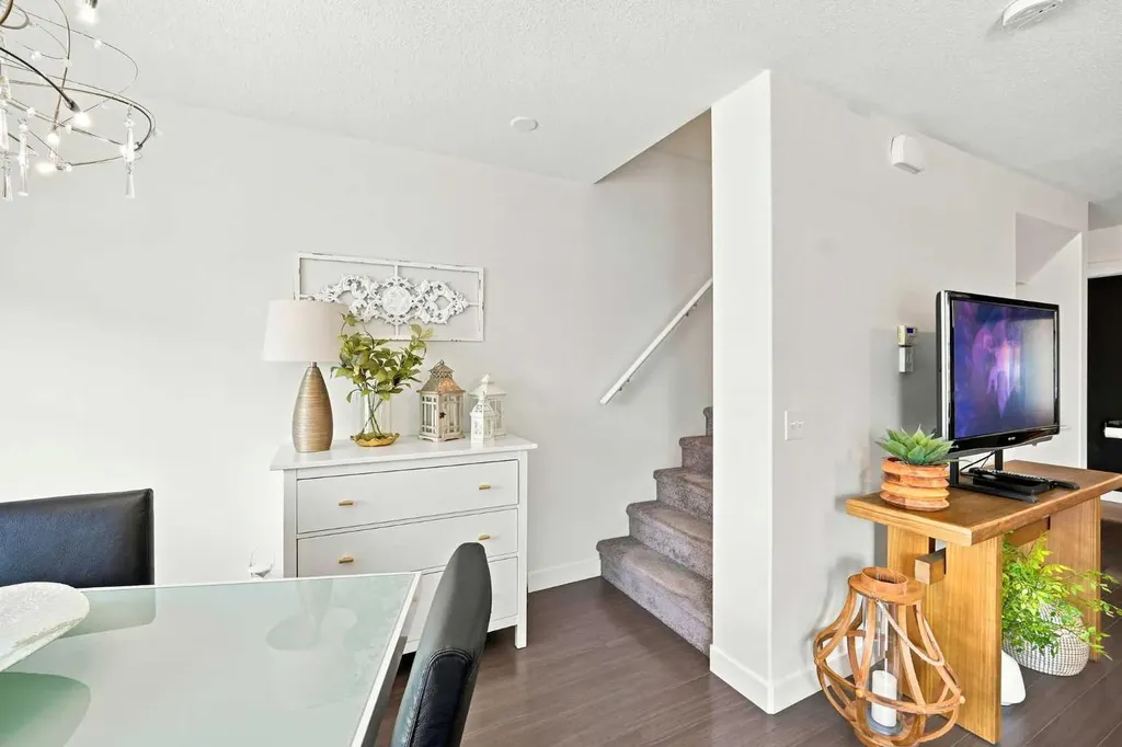 308 Redstone View NE Calgary AB T3N 0M9