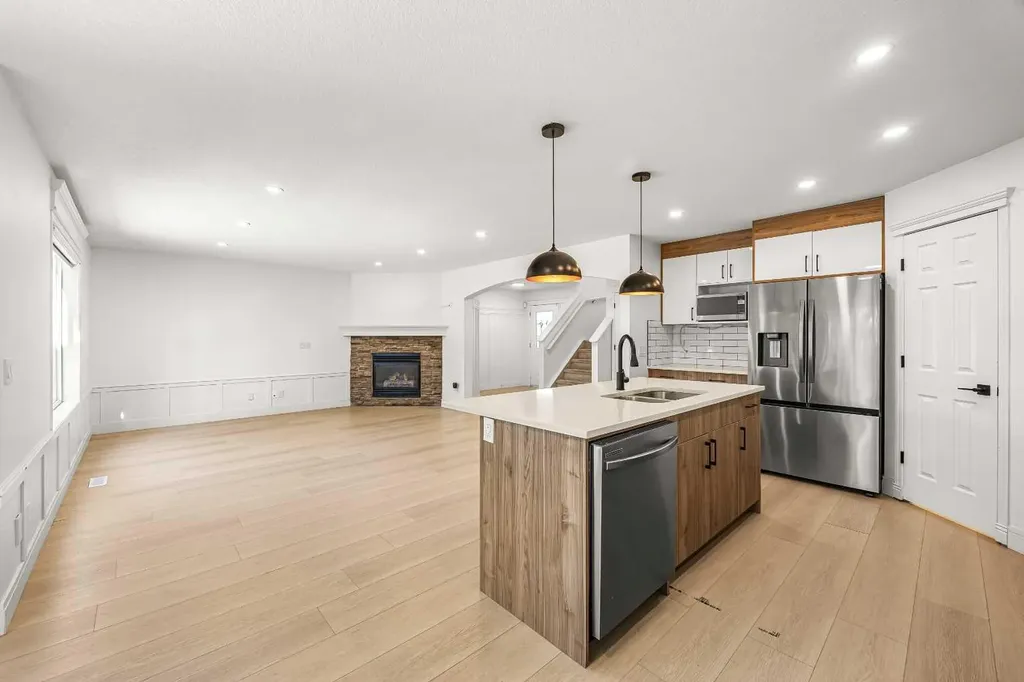 193 Hidden Creek Road NW Calgary AB T3A 6L7