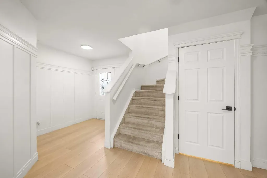 193 Hidden Creek Road NW Calgary AB T3A 6L7