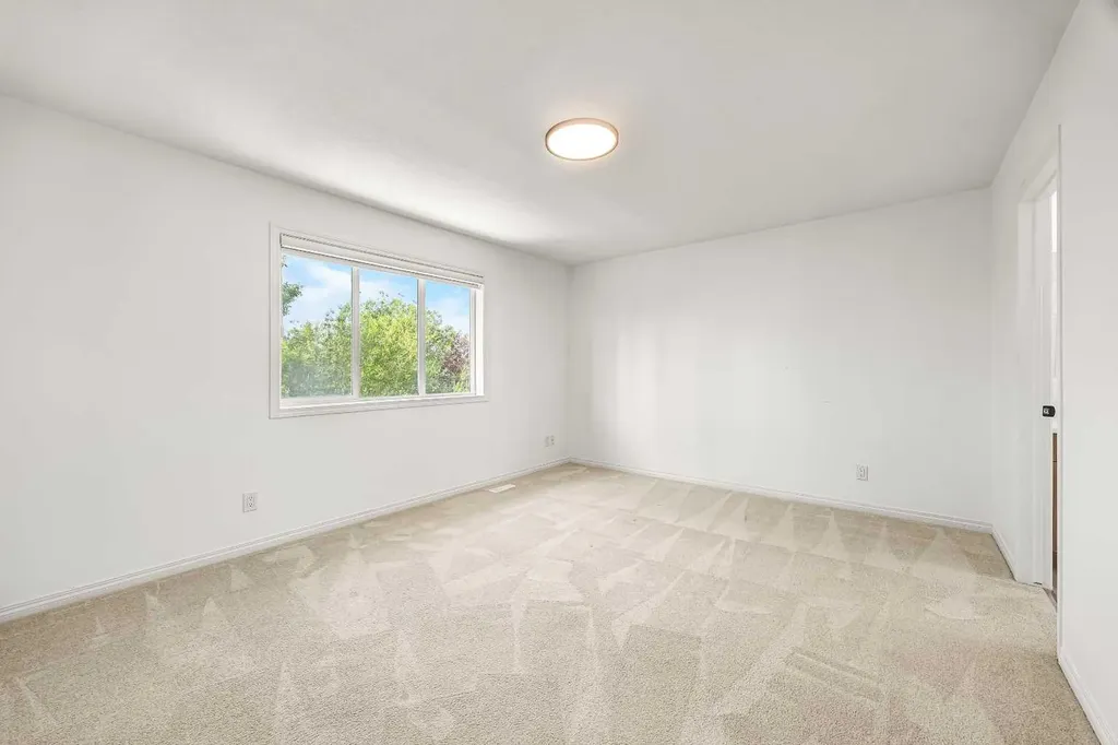 193 Hidden Creek Road NW Calgary AB T3A 6L7