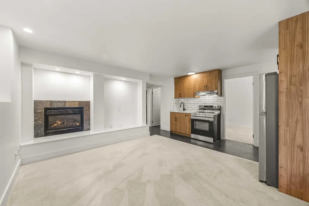 193 Hidden Creek Road NW Calgary AB T3A 6L7
