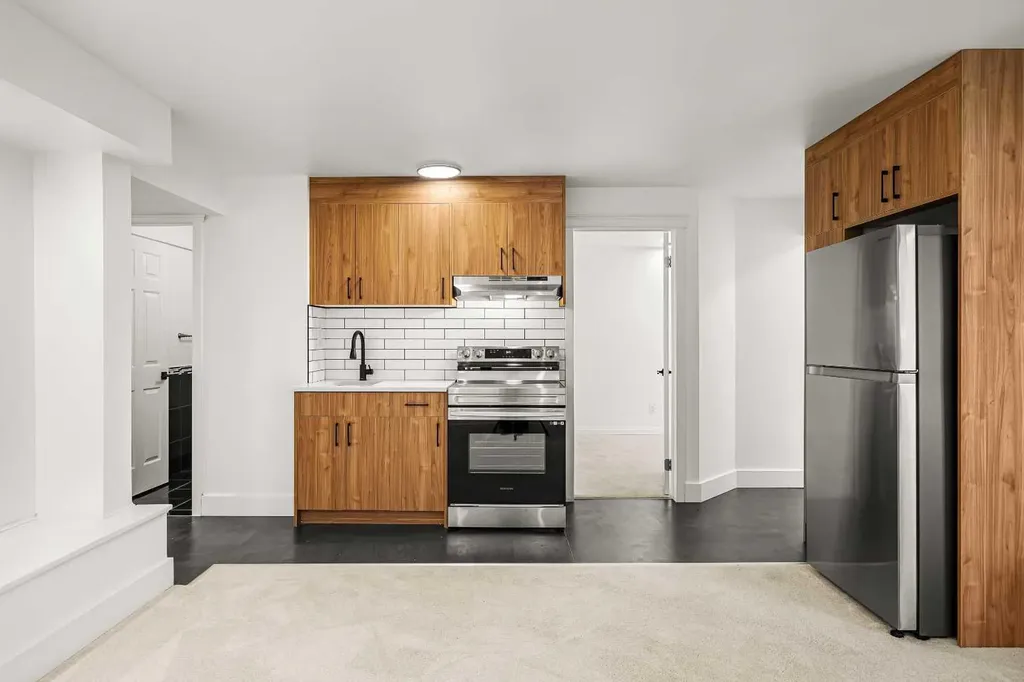193 Hidden Creek Road NW Calgary AB T3A 6L7