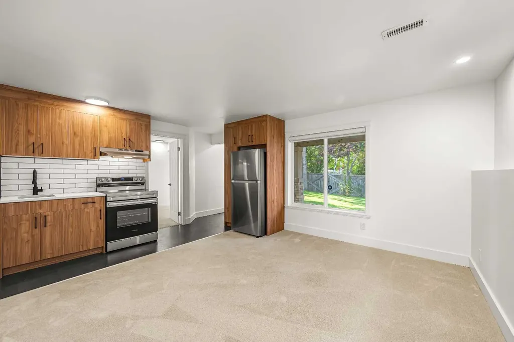 193 Hidden Creek Road NW Calgary AB T3A 6L7