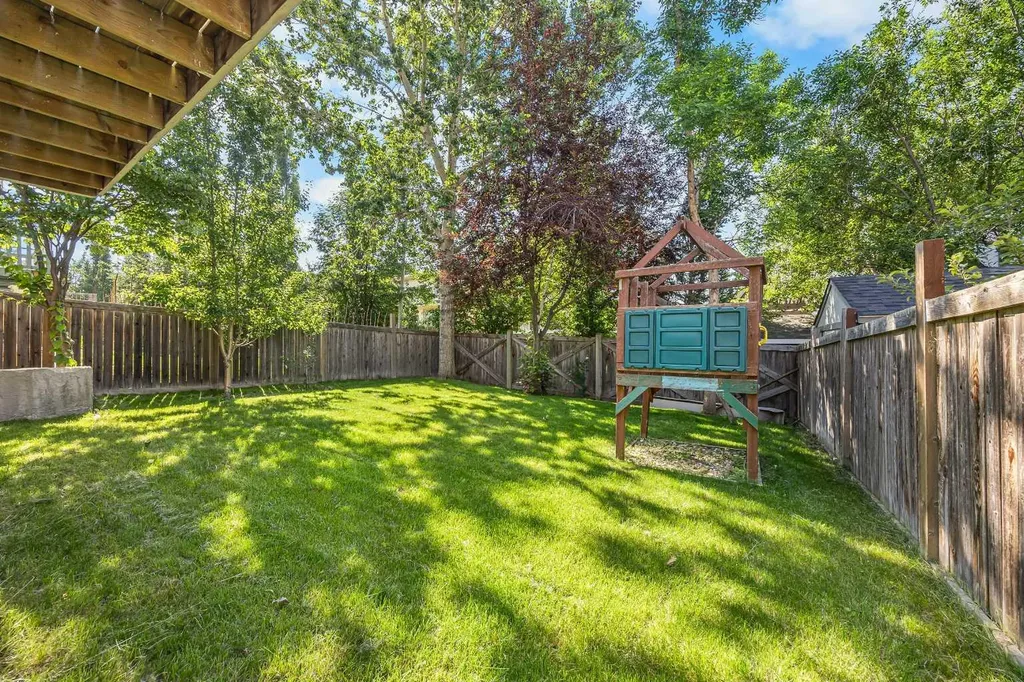 193 Hidden Creek Road NW Calgary AB T3A 6L7