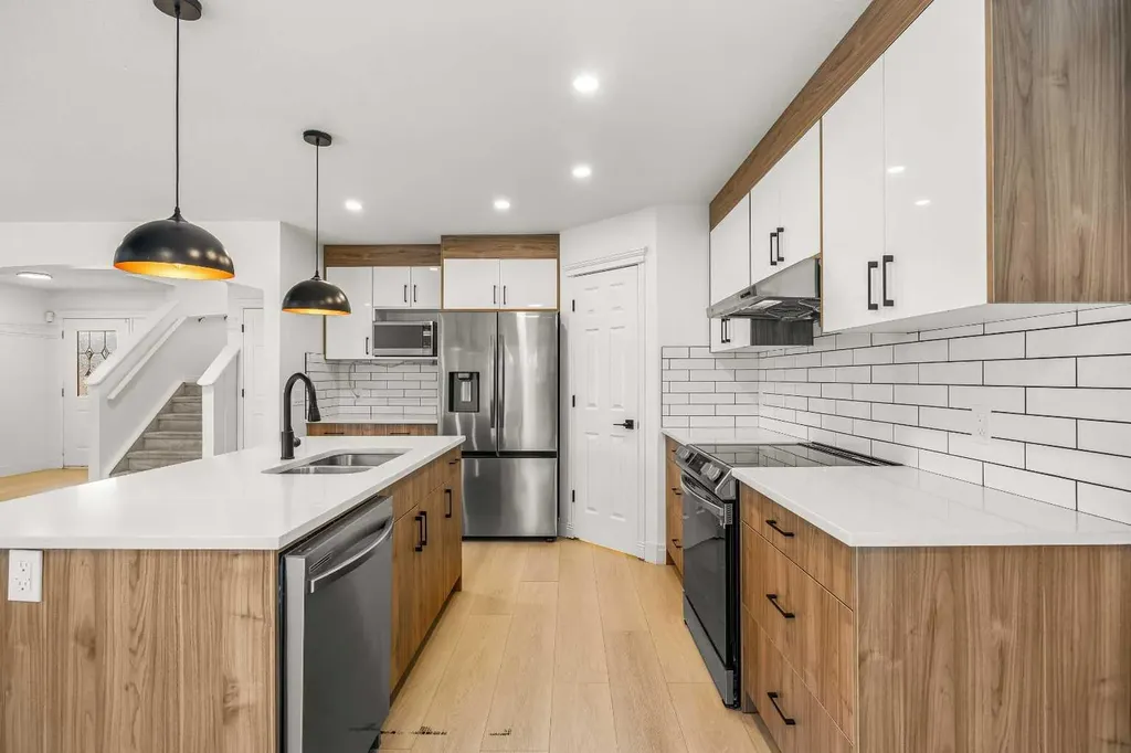 193 Hidden Creek Road NW Calgary AB T3A 6L7