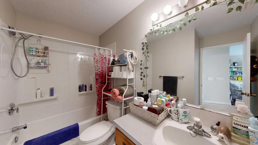 4814A 49 Street Stettler AB T0C2L2