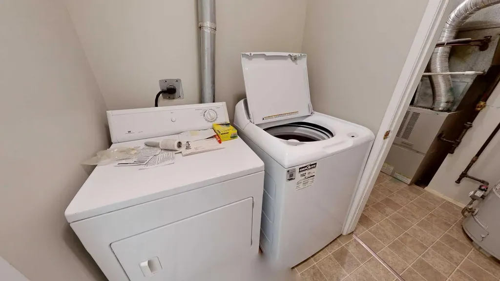 4814A 49 Street Stettler AB T0C2L2