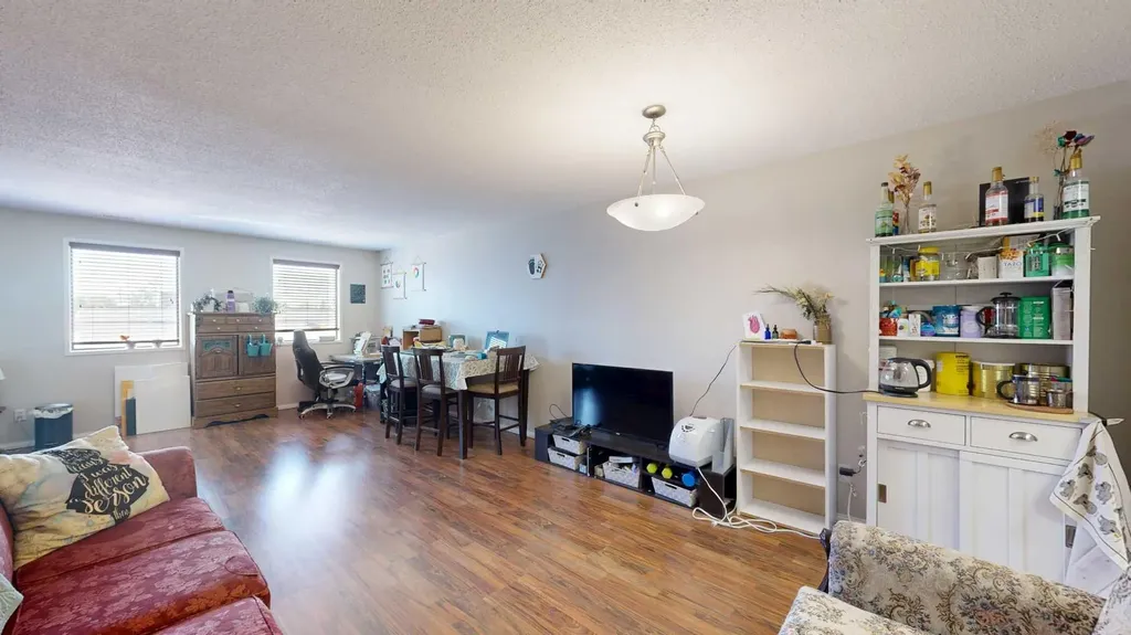 4814A 49 Street Stettler AB T0C2L2