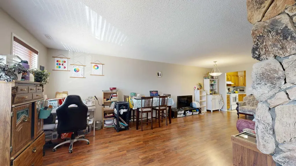 4814A 49 Street Stettler AB T0C2L2