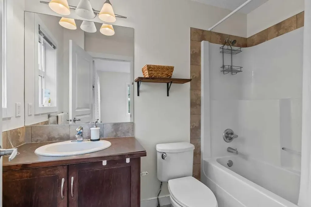 28 Heritage Drive Cochrane AB T4C0J9