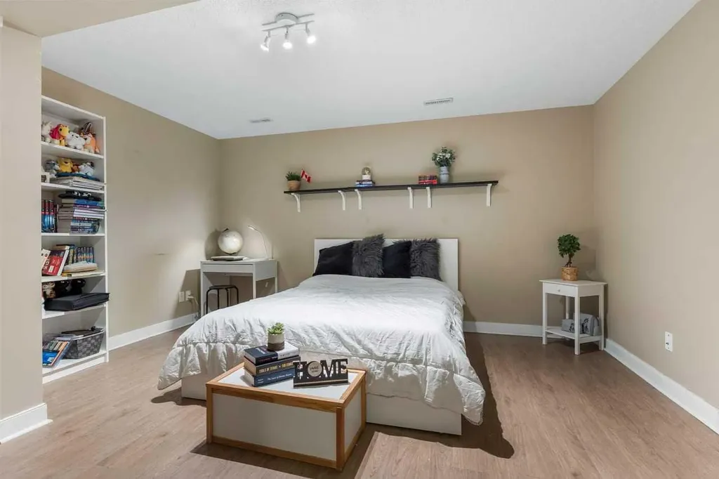 28 Heritage Drive Cochrane AB T4C0J9