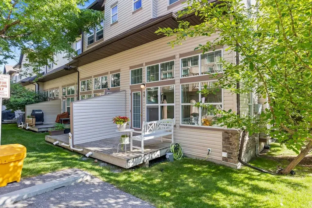 28 Heritage Drive Cochrane AB T4C0J9
