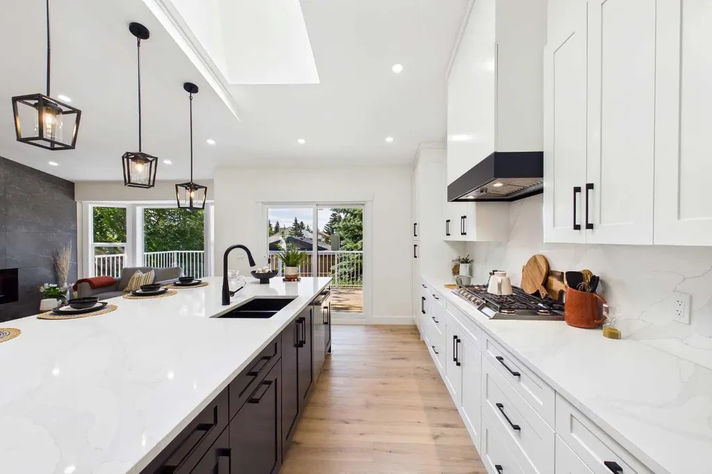 16 Edcath Mews NW Calgary AB T3A3S7