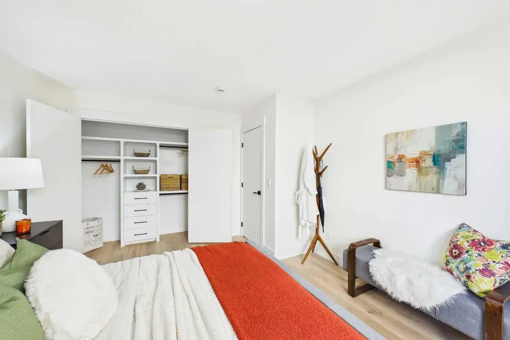16 Edcath Mews NW Calgary AB T3A3S7