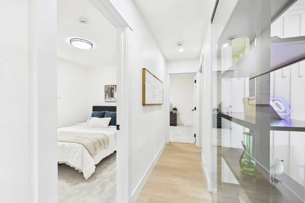 16 Edcath Mews NW Calgary AB T3A3S7