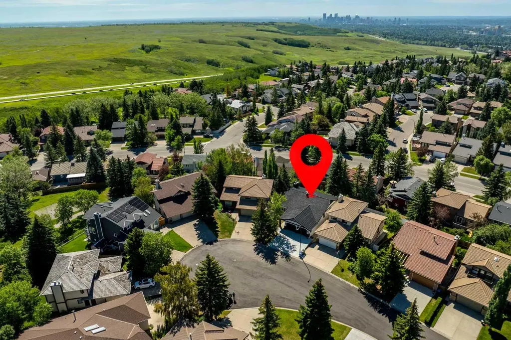 16 Edcath Mews NW Calgary AB T3A3S7