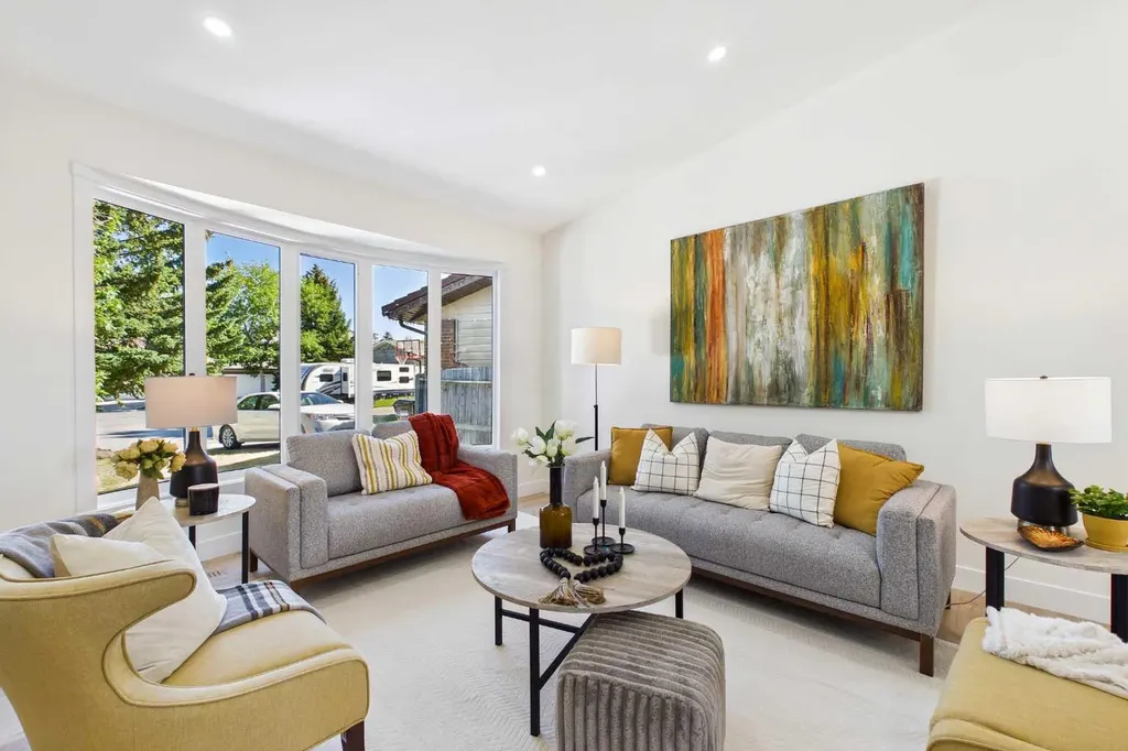 16 Edcath Mews NW Calgary AB T3A3S7