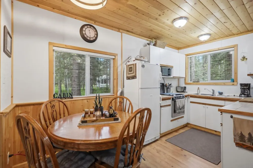73014 Highway 591 Caroline AB T0M 0M0