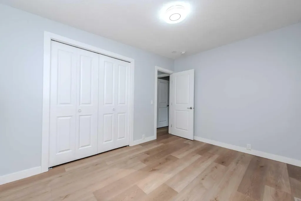 5655 Dalhousie Drive NW Calgary AB T3A 1Y5