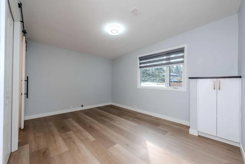 5655 Dalhousie Drive NW Calgary AB T3A 1Y5
