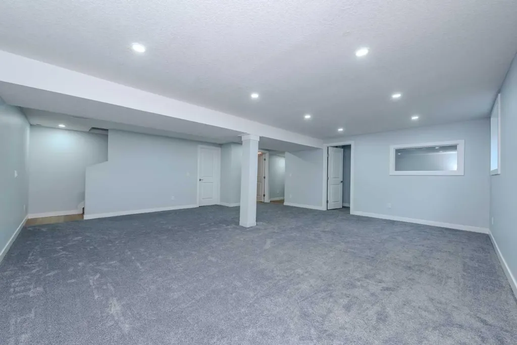 5655 Dalhousie Drive NW Calgary AB T3A 1Y5