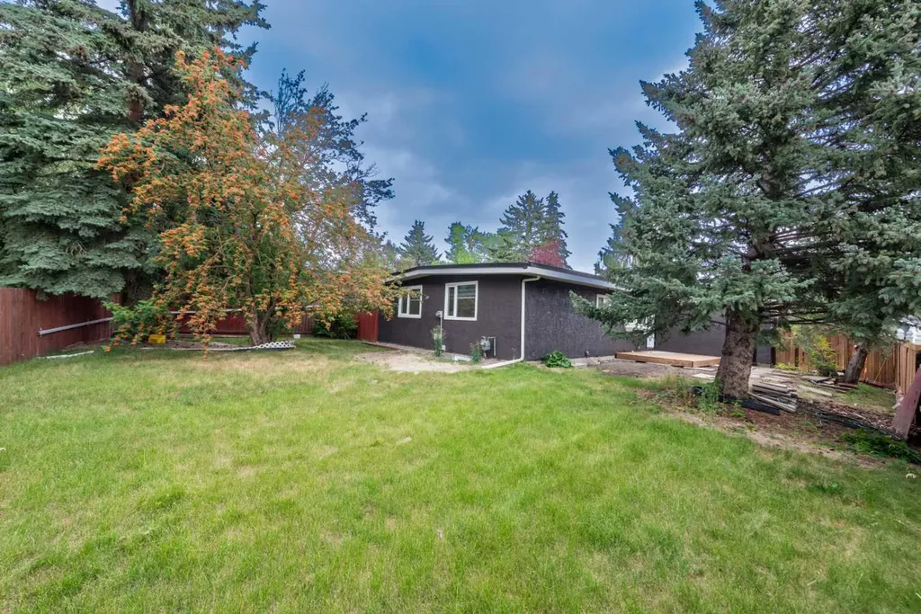 5655 Dalhousie Drive NW Calgary AB T3A 1Y5