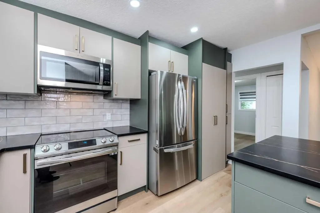 5655 Dalhousie Drive NW Calgary AB T3A 1Y5