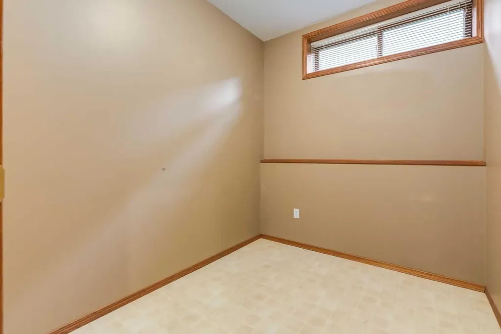 5720 Buckboard Road NW Calgary AB T3A 4R3