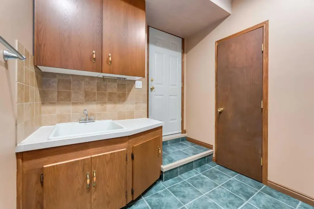 5720 Buckboard Road NW Calgary AB T3A 4R3