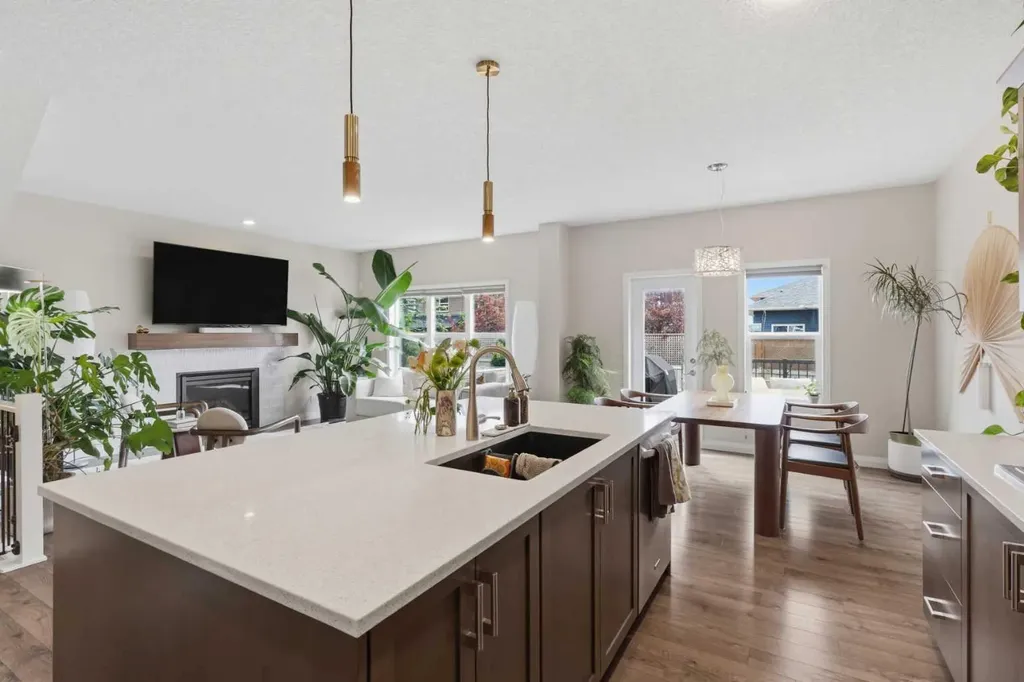 26 Evansfield Park NW Calgary AB T3P 0B1