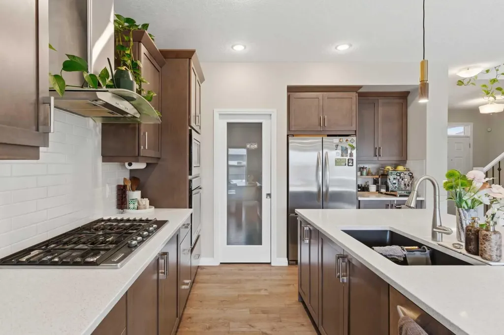26 Evansfield Park NW Calgary AB T3P 0B1