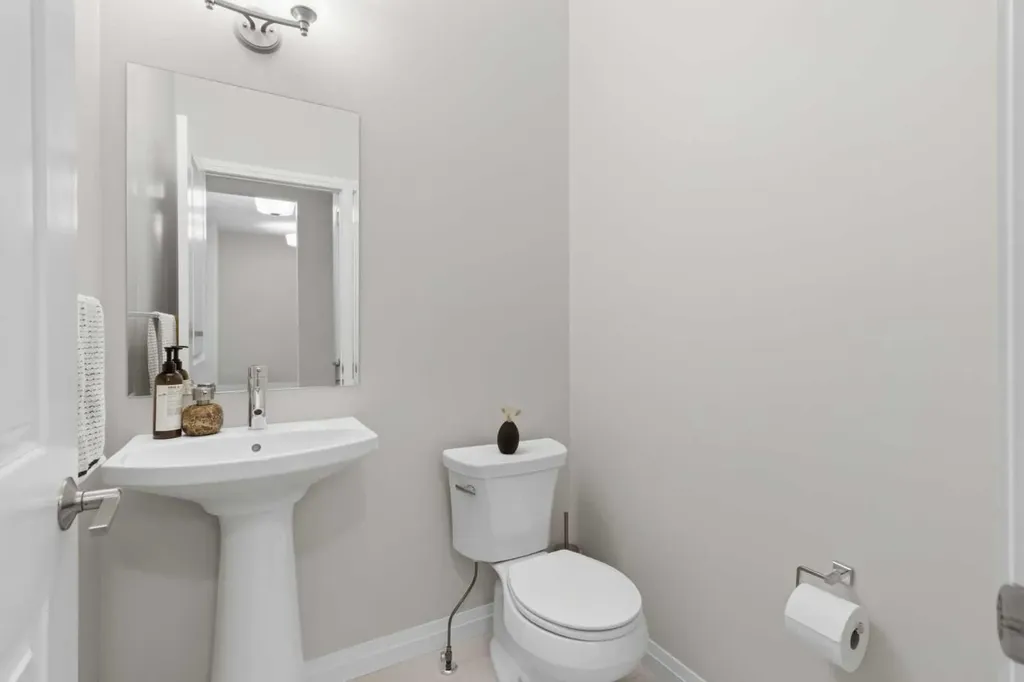 26 Evansfield Park NW Calgary AB T3P 0B1