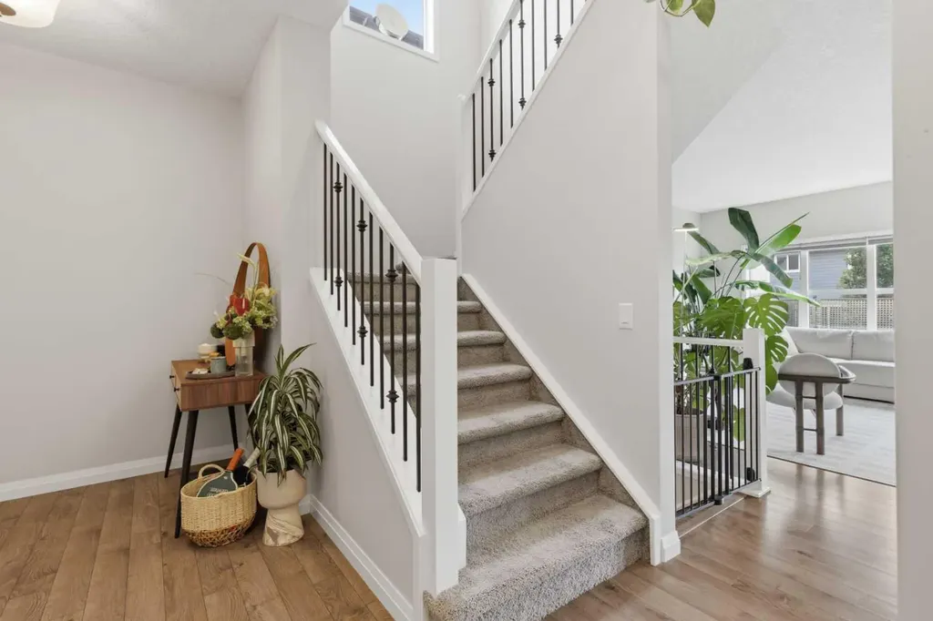 26 Evansfield Park NW Calgary AB T3P 0B1