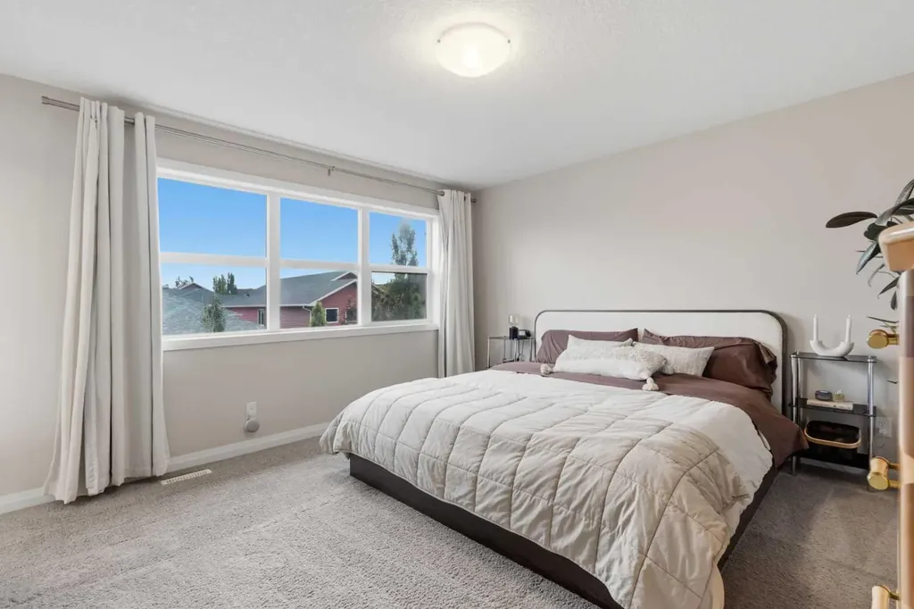 26 Evansfield Park NW Calgary AB T3P 0B1