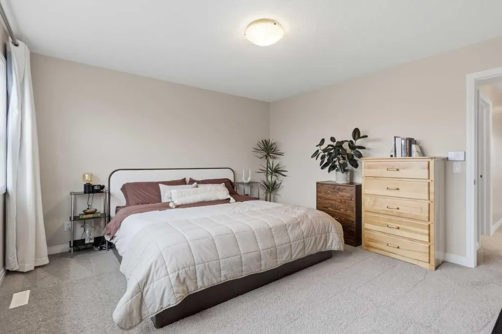 26 Evansfield Park NW Calgary AB T3P 0B1