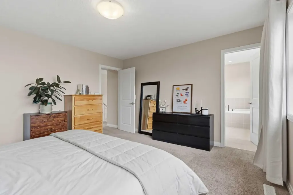 26 Evansfield Park NW Calgary AB T3P 0B1