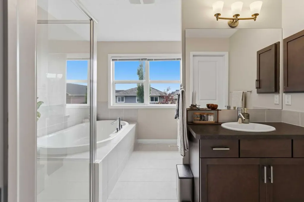 26 Evansfield Park NW Calgary AB T3P 0B1